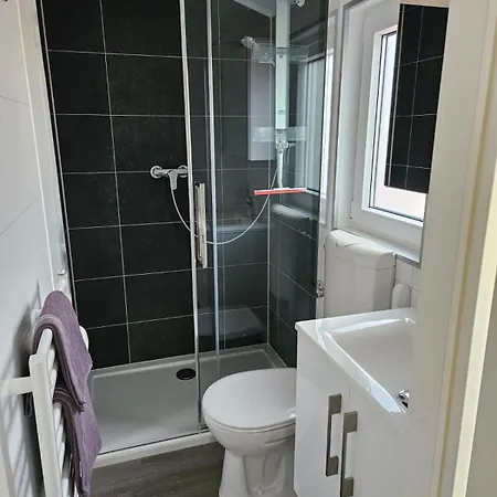 Quellenhof 게스트하우스 4*